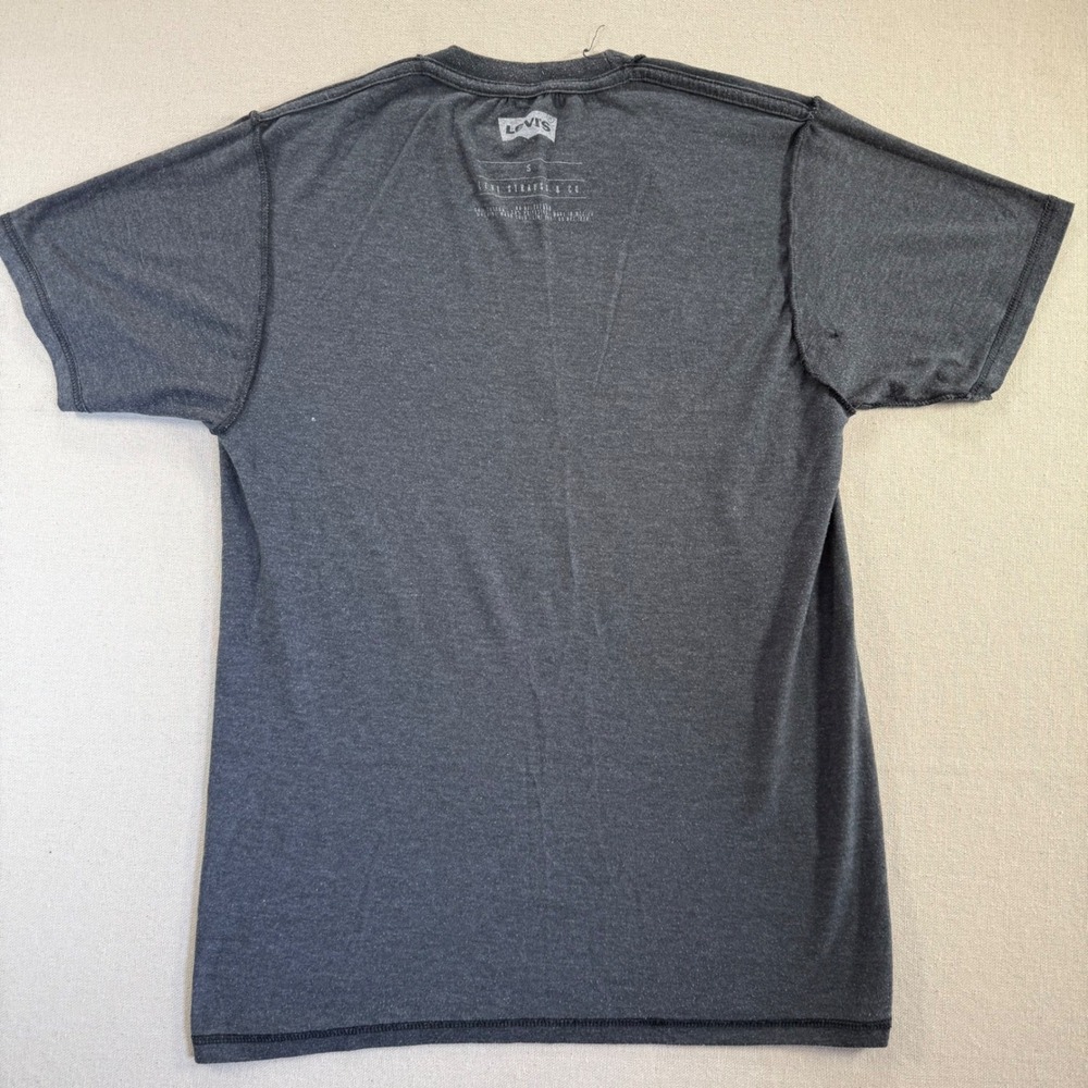 Levis Mens Graphic T-Shirt Charcoal Gray Red Batwing Logo Size S Short Sleeve - Picture 4 of 8